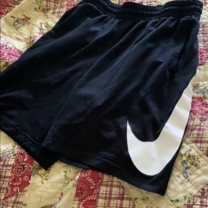 Black Nike shorts